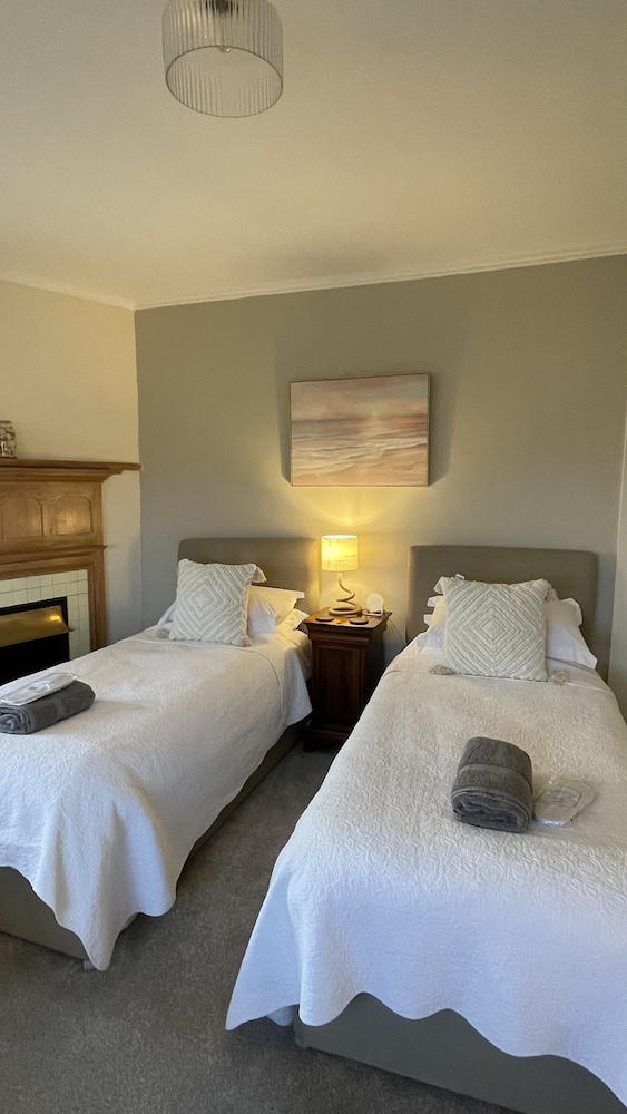 South Stack Coastal Retreats 6/50