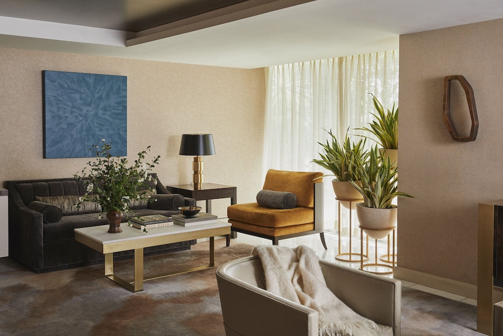 L Ermitage Beverly Hills 35/67