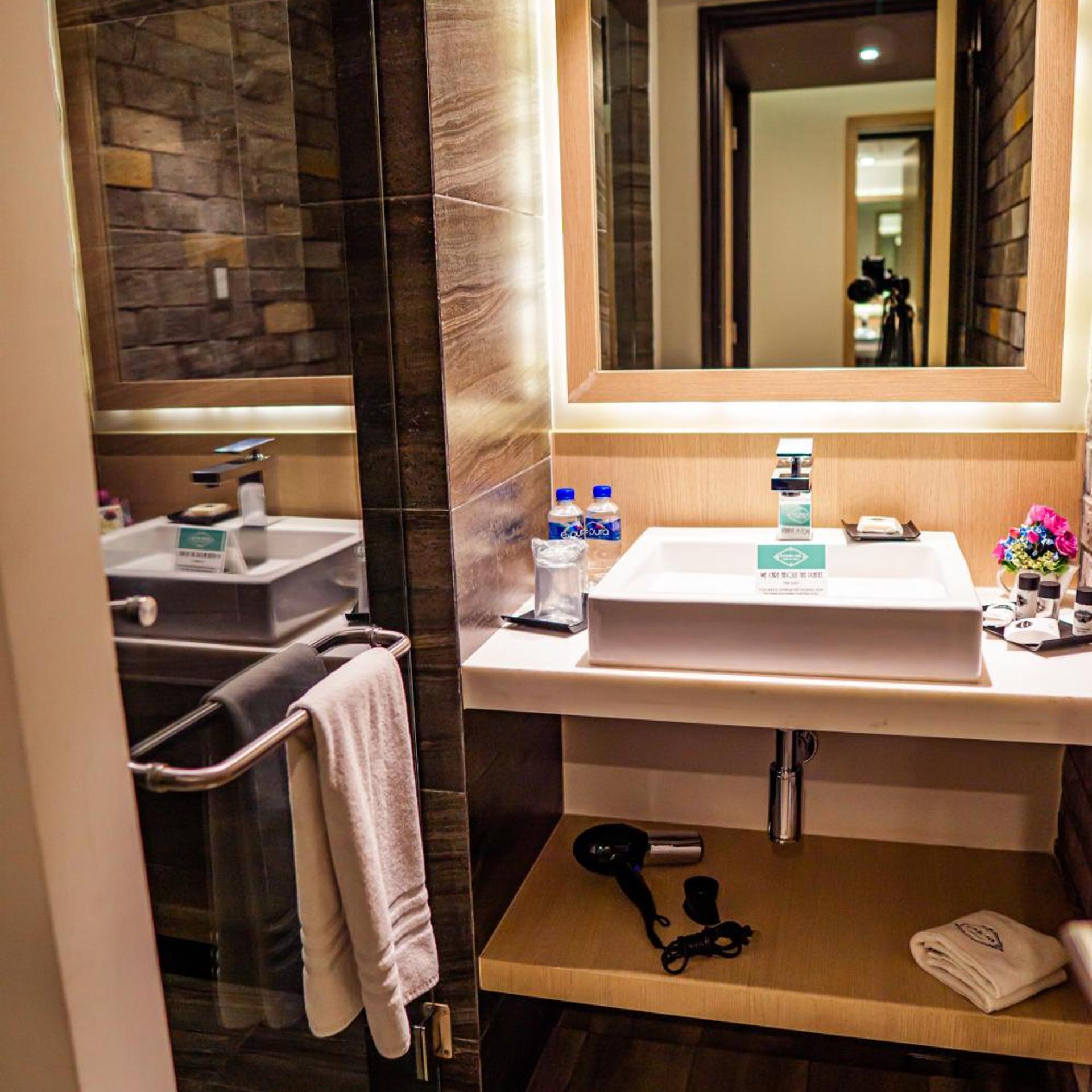 غرفة بسرير مزدوج بحمام خاص، HOTEL PUNTO MX 5/5