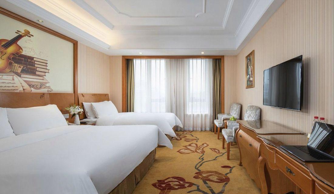 Room, King Bed