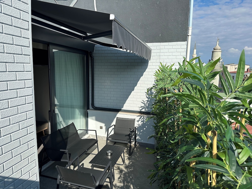 Smart and Simple Hotel Karakoy 24/50