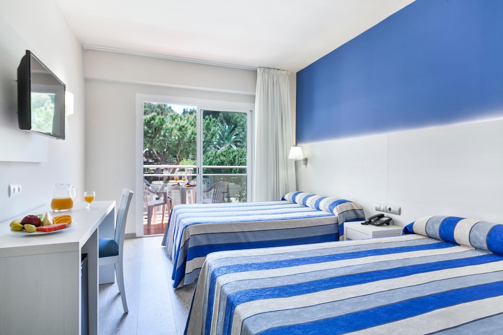 ROOM, TRIPLE, 3 BEDS