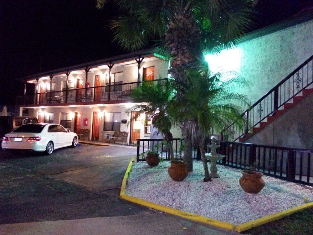 Merida Inn And Suites 41/50
