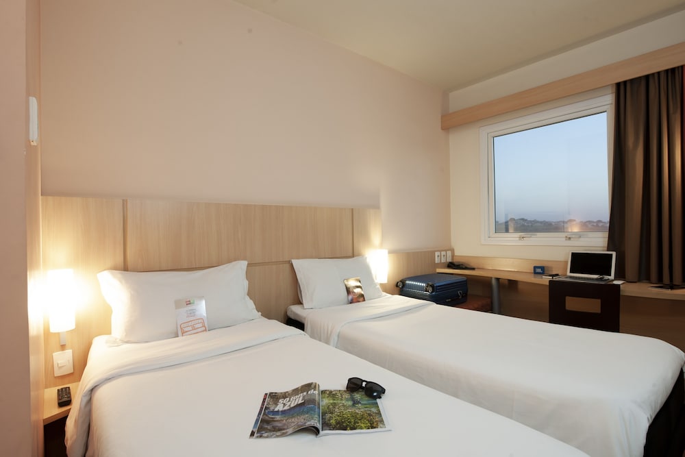 Ibis Ourinhos 25/62