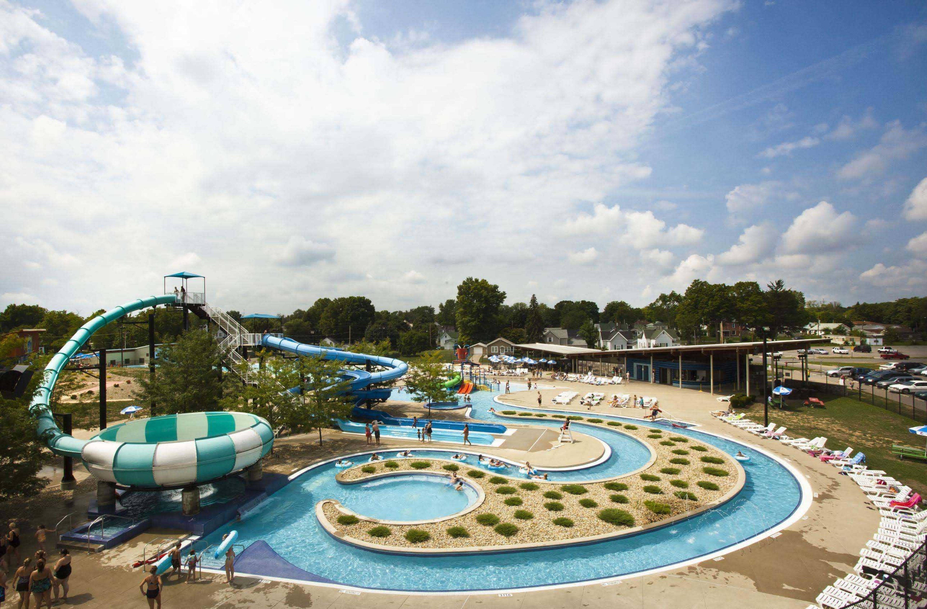Holiday Inn Express & Suites Marion 57/65