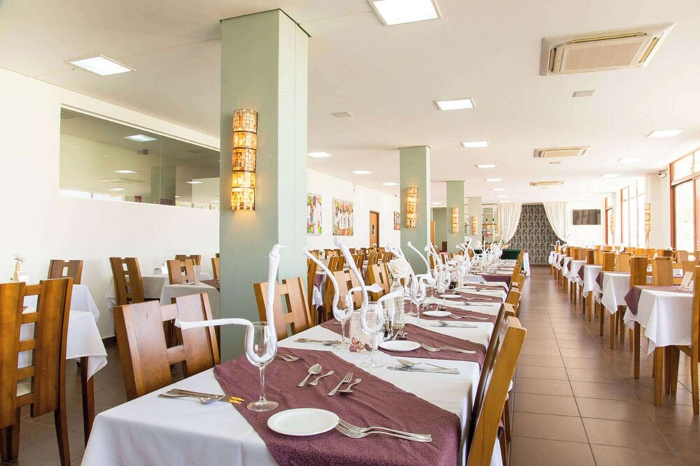 Ramada by Wyndham Furnaspark 30/48