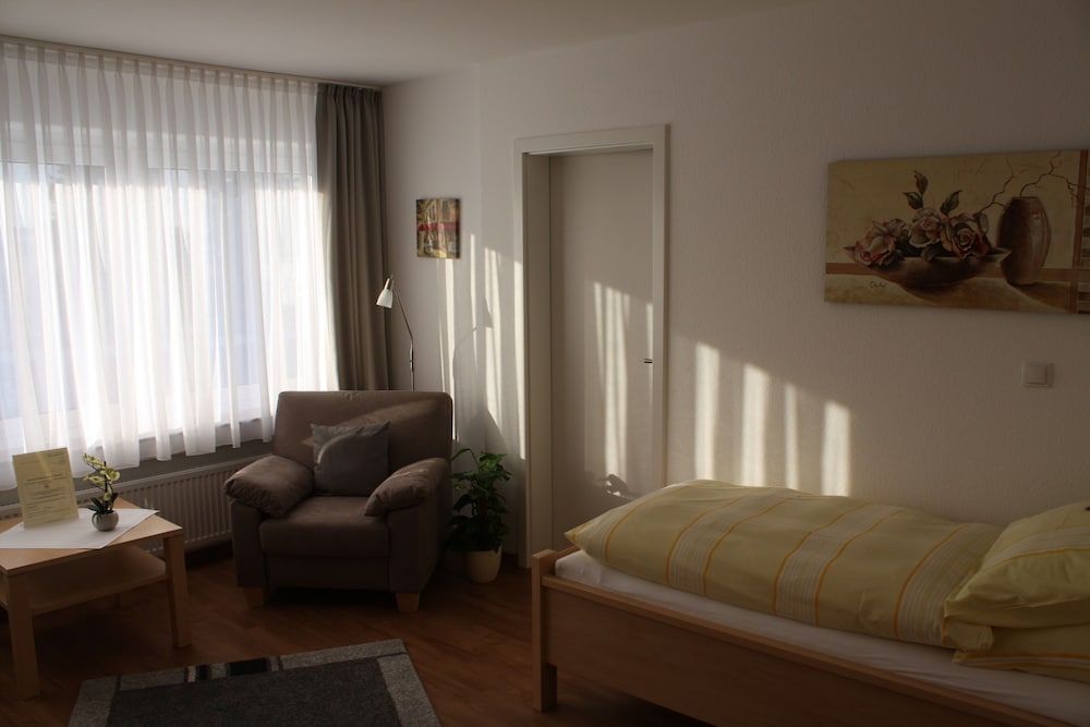 Hotel am Wintergarten 16/30