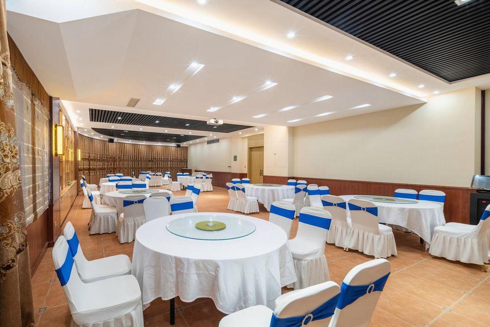 Vienna International Hotel (Sanya High-speed Railway Station) 31/39