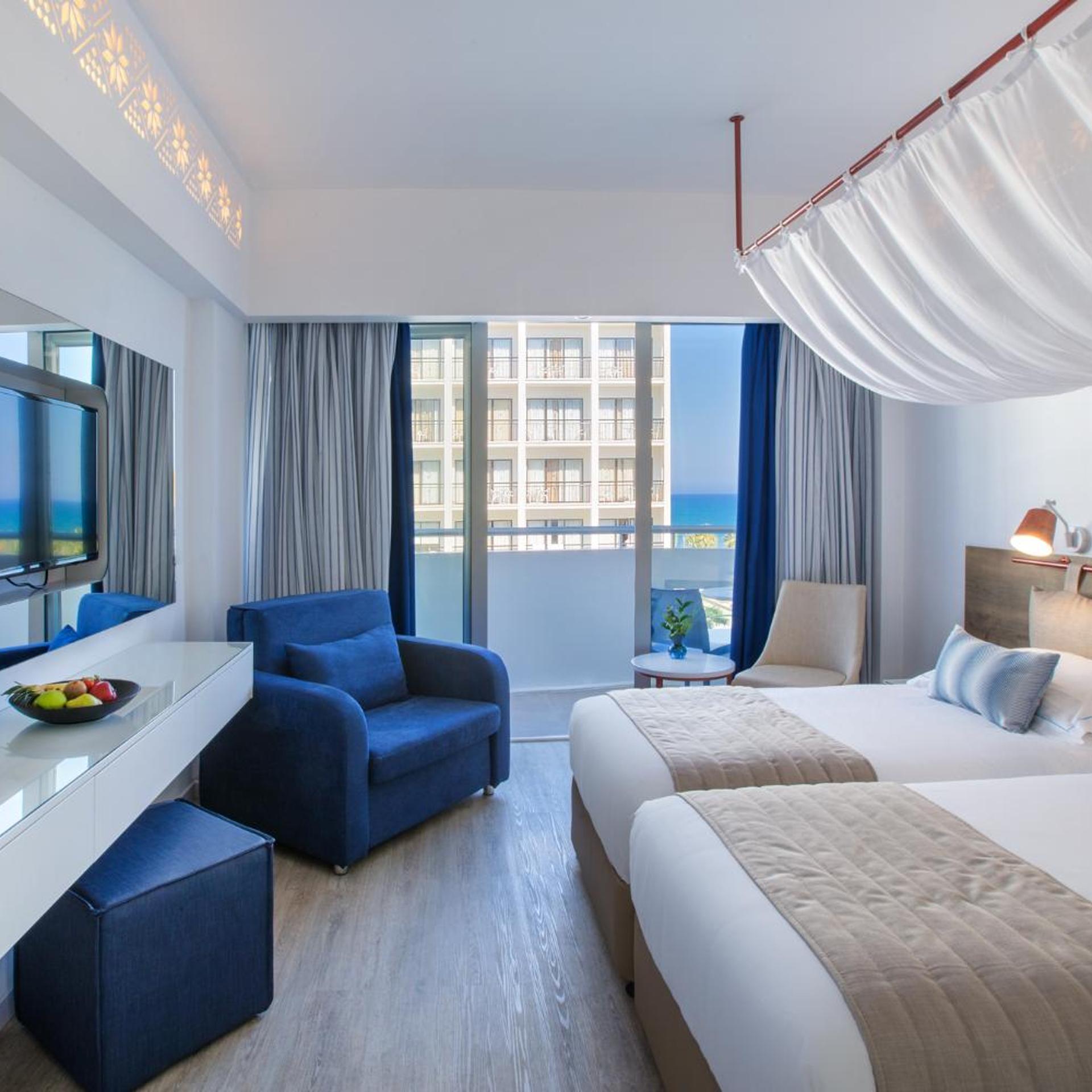 Premium, Superior, Double or Twin Bed, Side Sea View، Lordos Beach Hotel and Spa 2/9