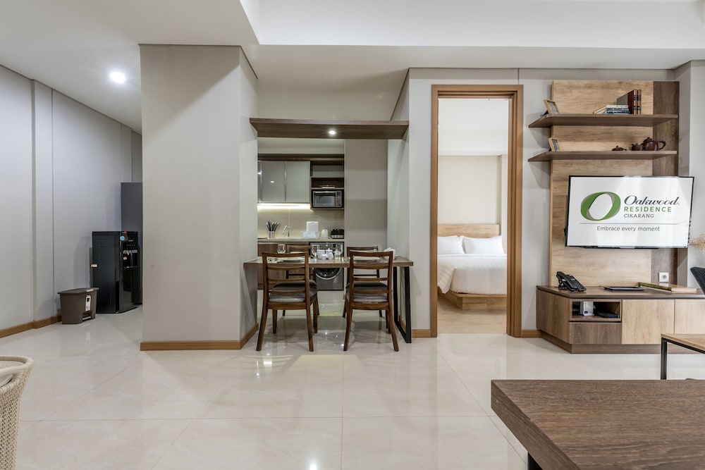 Grande Valore Hotel and Serviced Apartment (ex Oakwood Residence Cikarang) 55/68