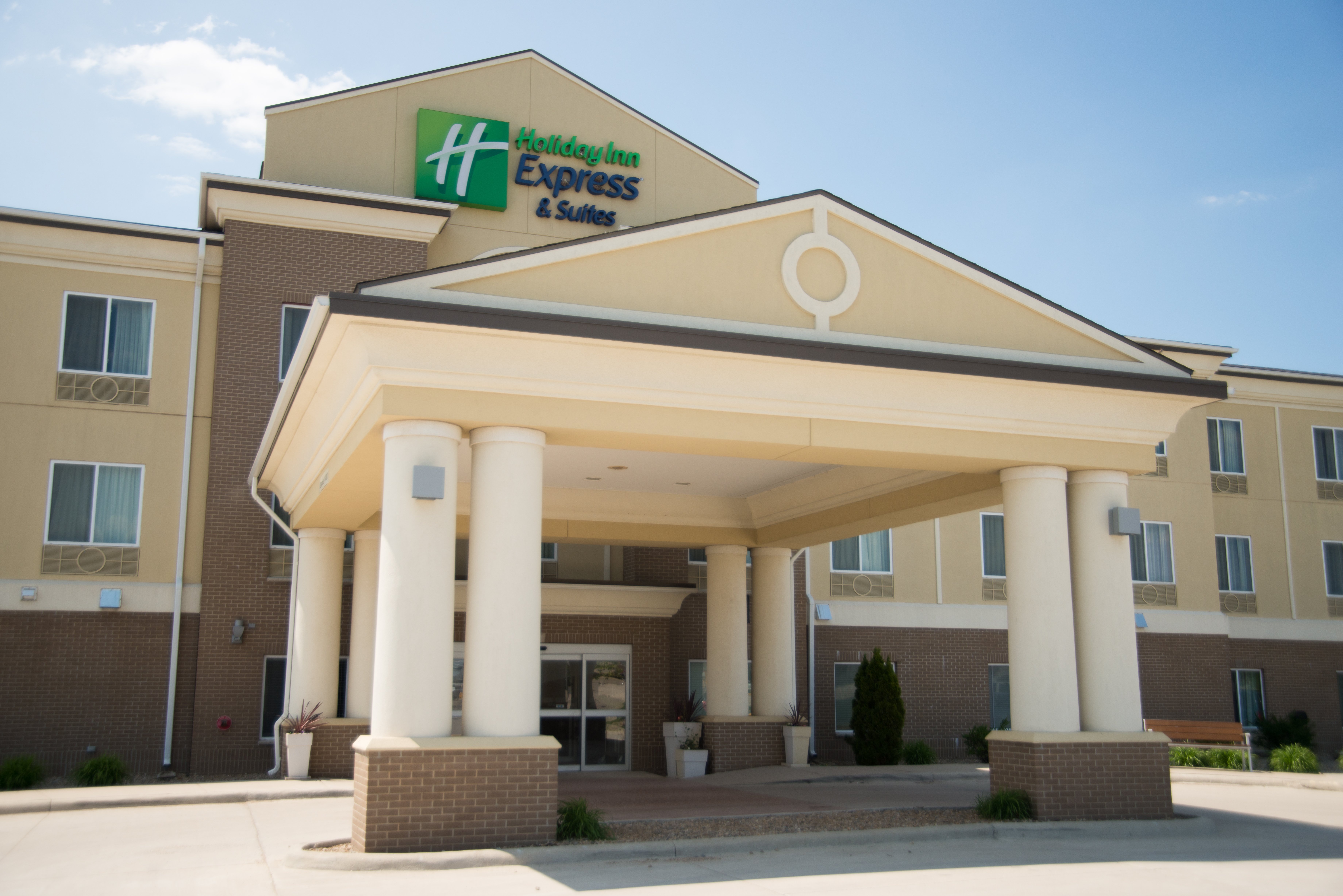 Holiday Inn Express Hotel & Suites Northwood 66/71