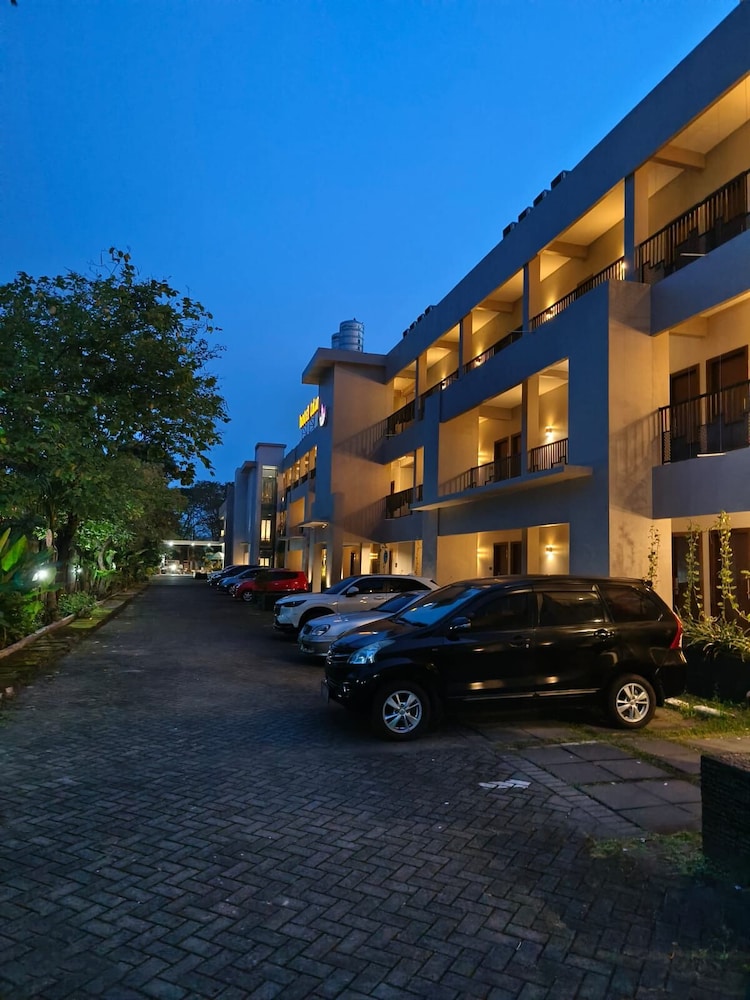 Hotel Tilamas Juanda 53/63