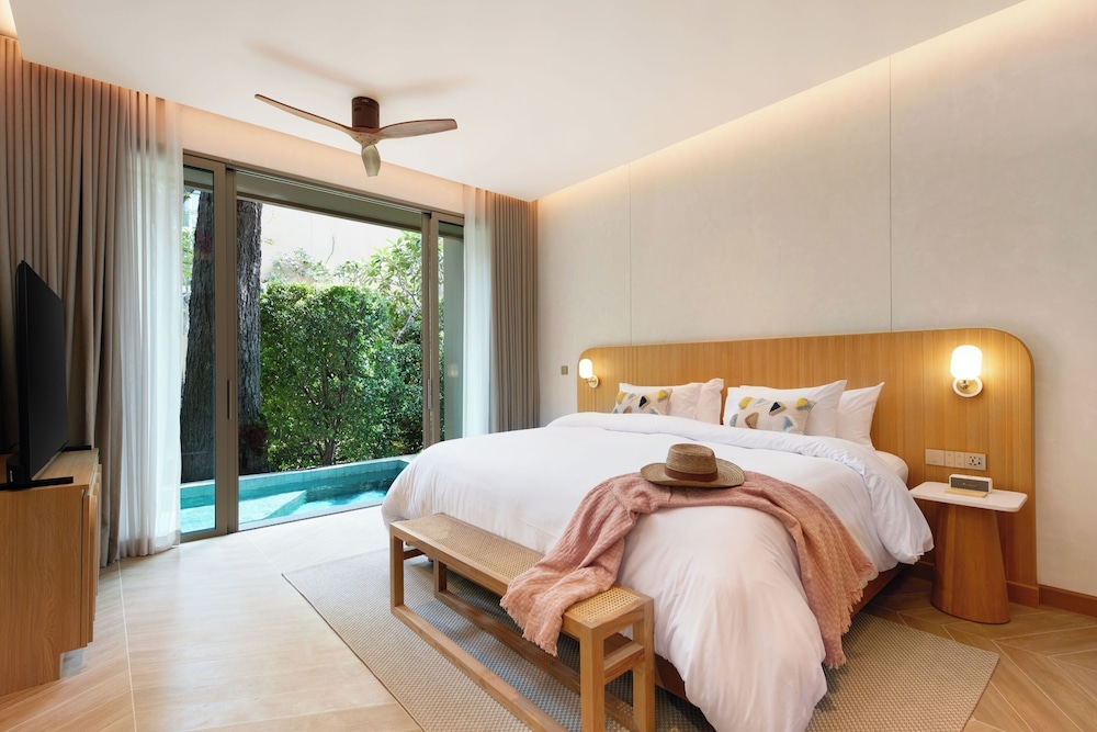 Haven, Pool, Home, Suite, King Bed