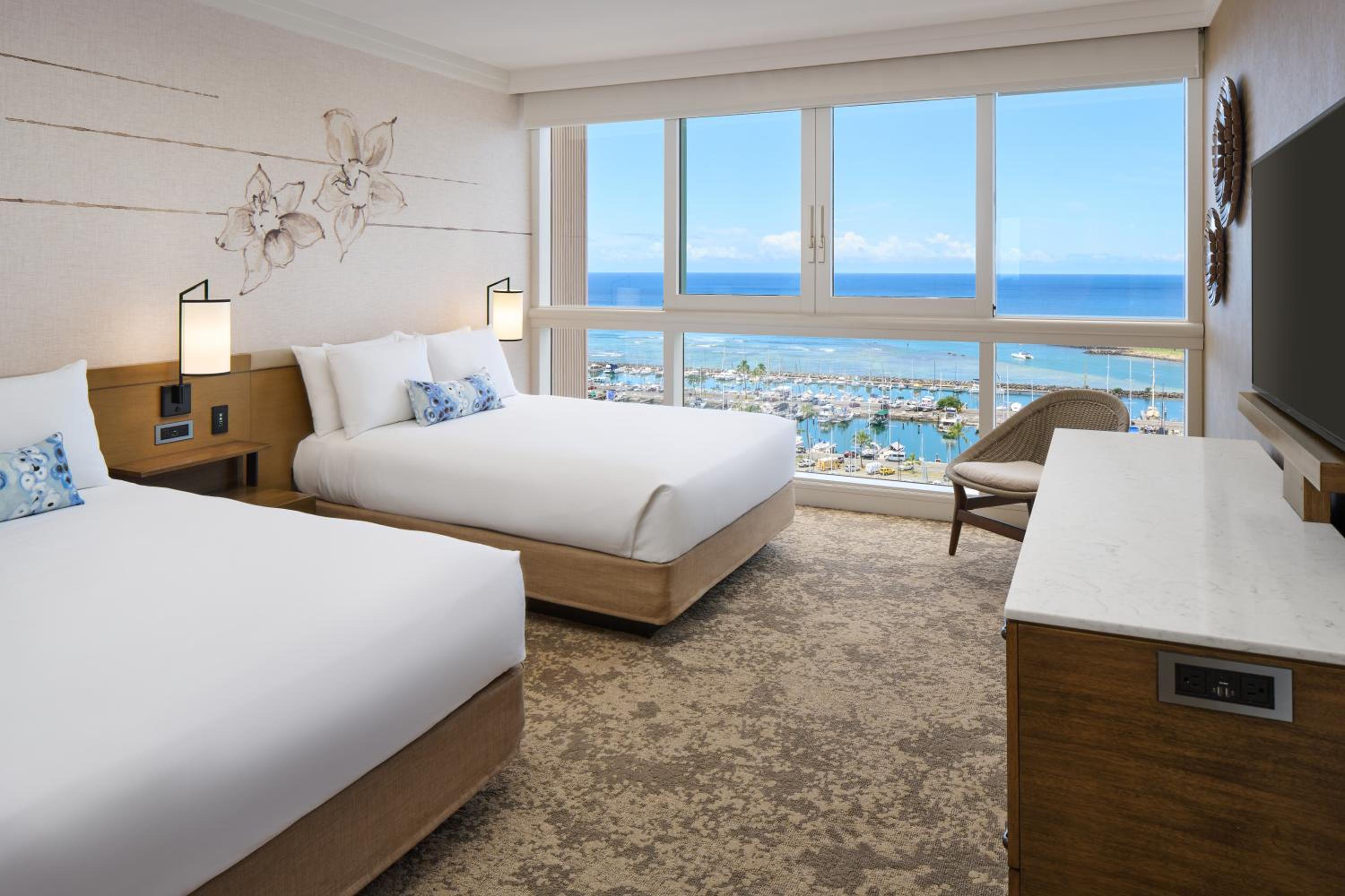 Premier, 2 Queen Beds, Ocean Front, Club Floor