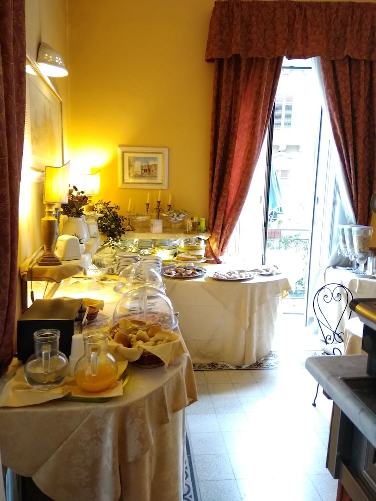 Del Centro Hotel 46/61