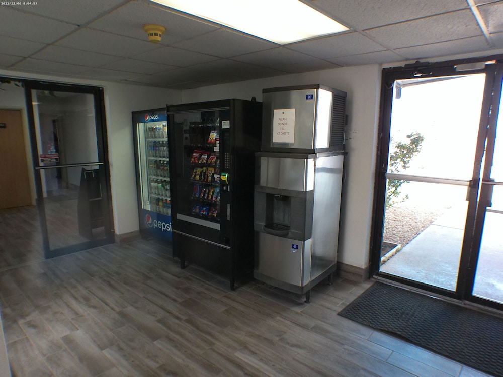 Motel6 Winslow, AZ 54/60