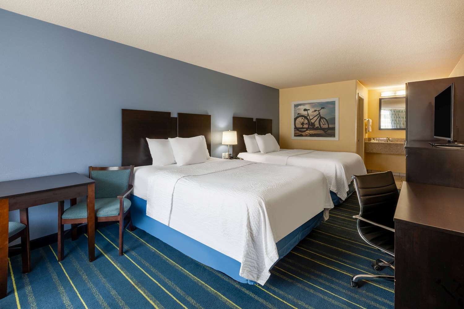 Days Inn by Wyndham Charles Town/Harpers Ferry 8/23