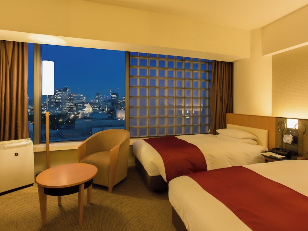 Palace, Standard, Twin Beds, Side View
