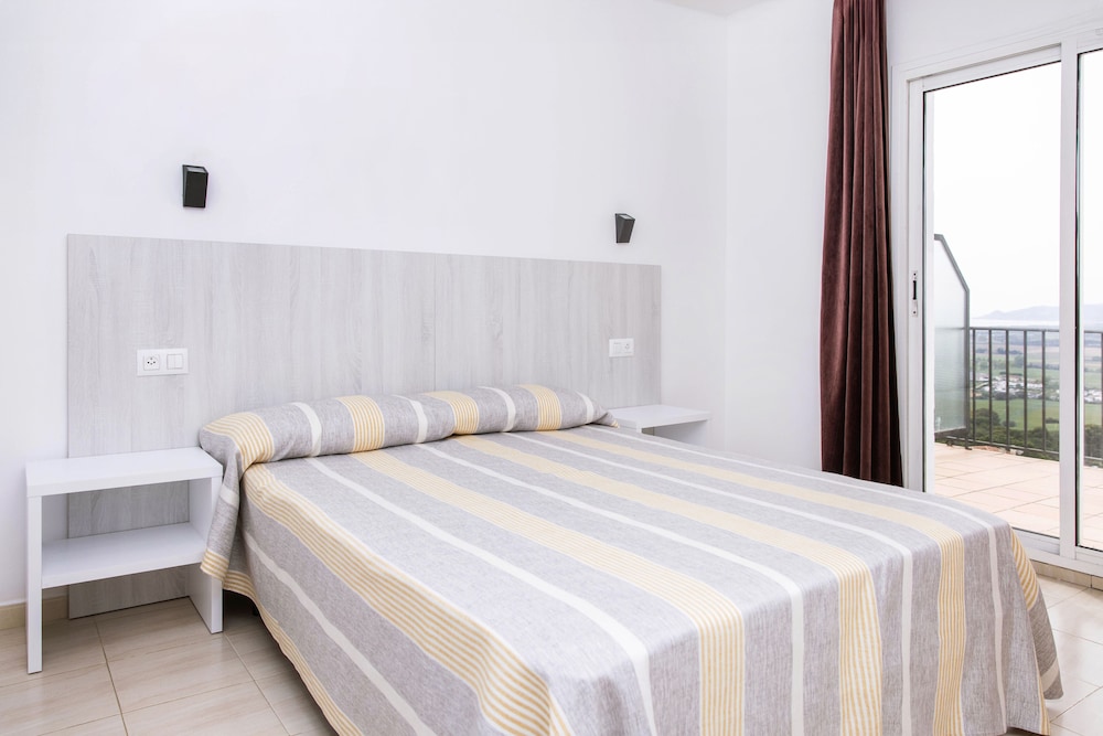 APARTAMENTOS TORREVELLA 7/37