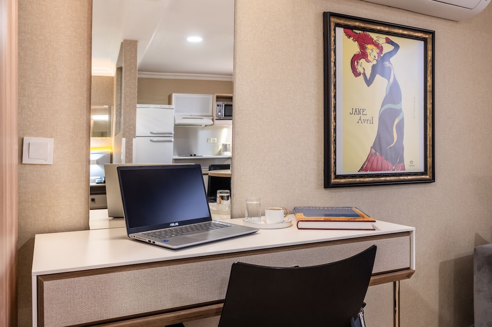 Gallery Residence And Boutique Hotel 56/72