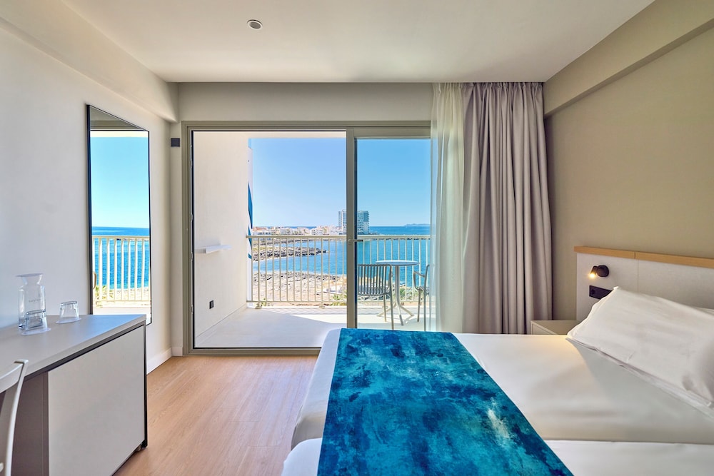 ROOM, DOUBLE BED, SEA VIEW, BALCONY, HIGH FLOOR