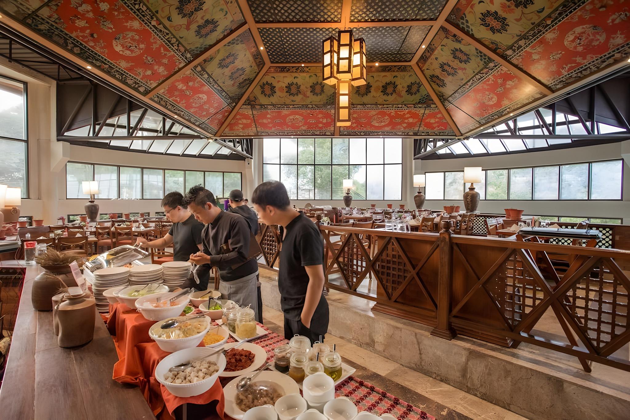 Club Himalaya by ACE Hotels 56/68