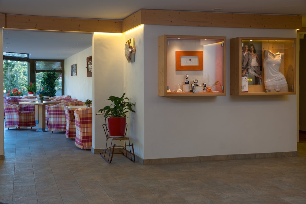 Helvetia Intergolf Hotel And Aparthotel 10/61