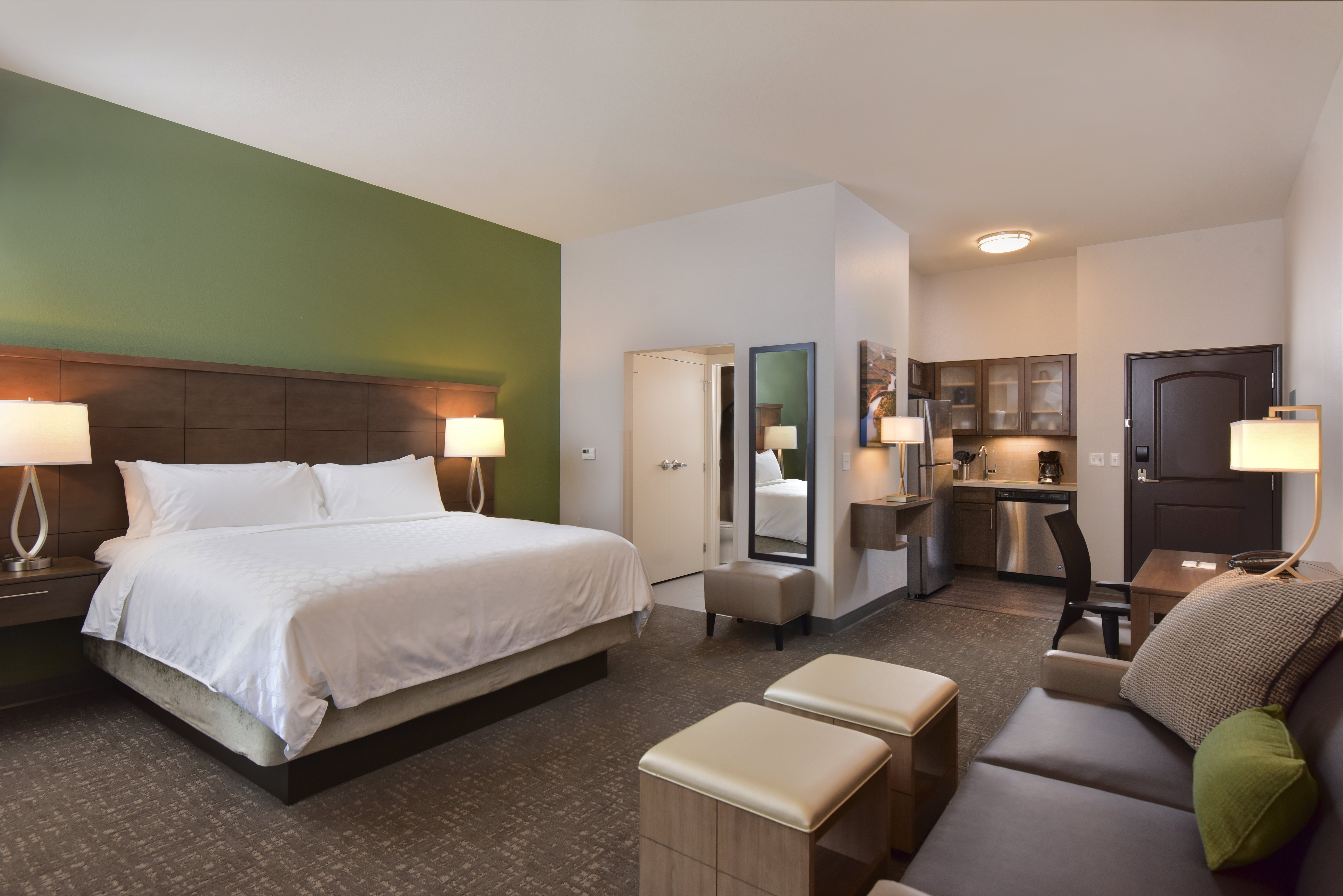 Staybridge Suites Wisconsin Dells - Lake Delton 12/58