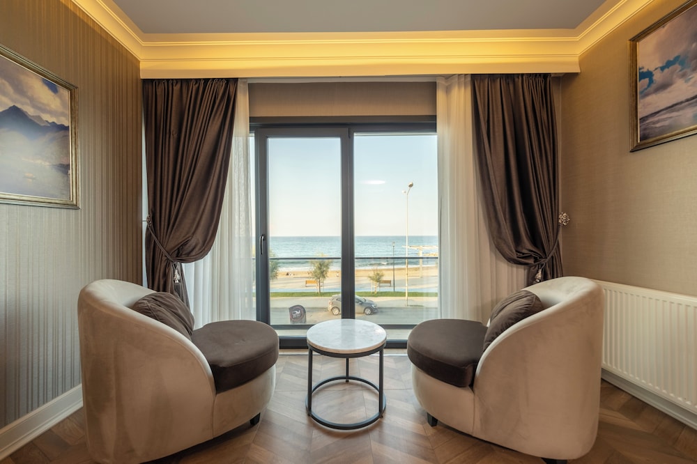 MQ Hotel Suites 30/60