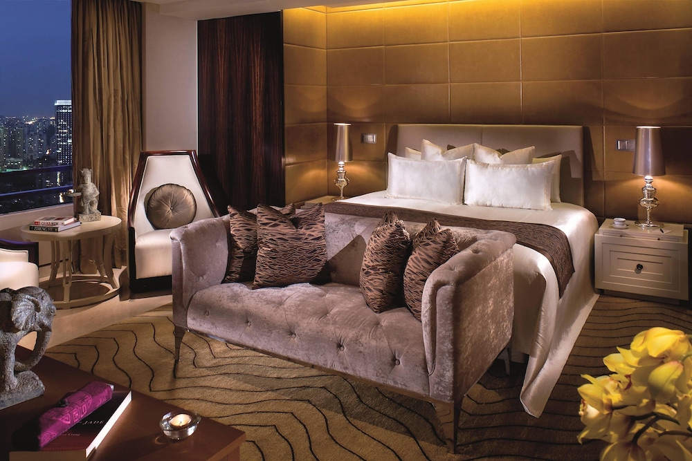Portman Ritz Carlton 25/43