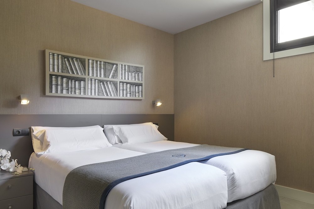 Irenaz Resort Hotel Apartamentos 18/69