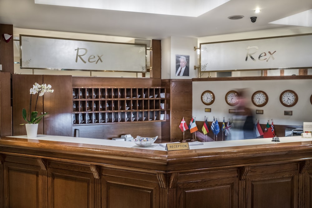 Rex Hotel 3/48