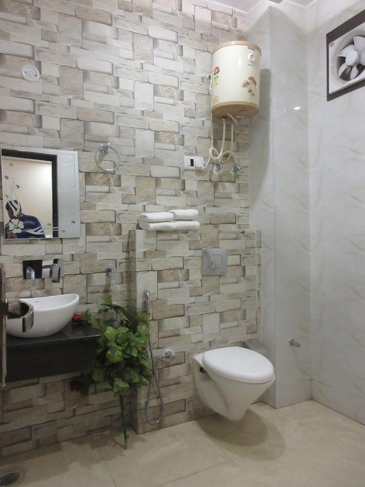 HOTEL RIYA PALACE 44/50