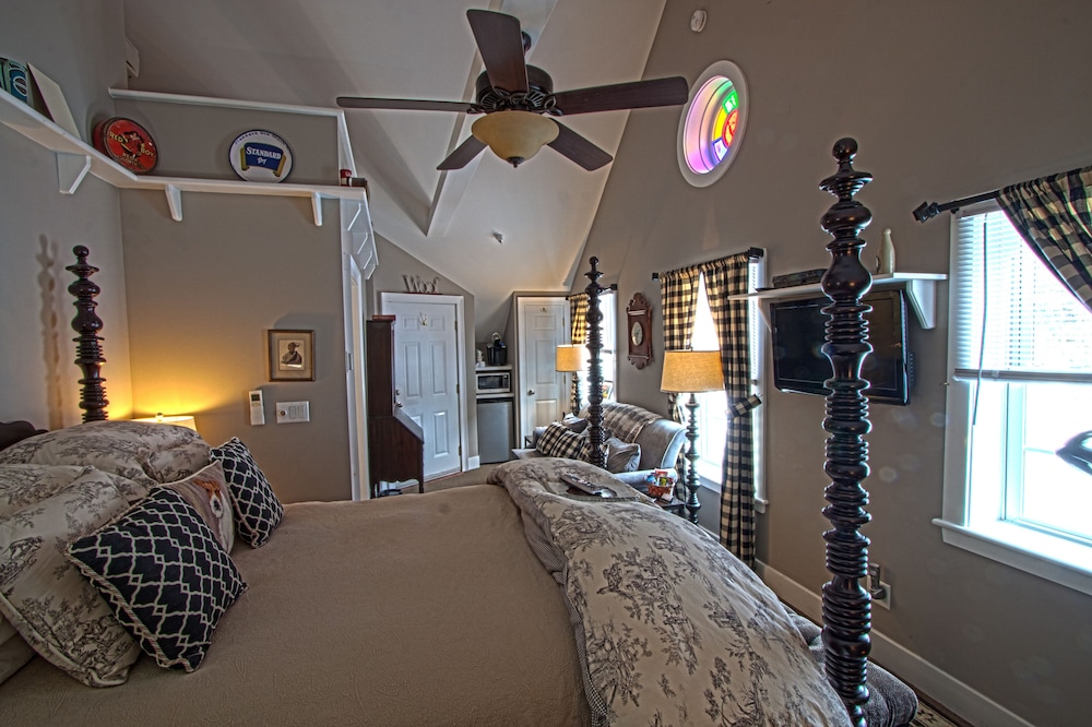 Phineas Swann Bed Breakfast 55/80