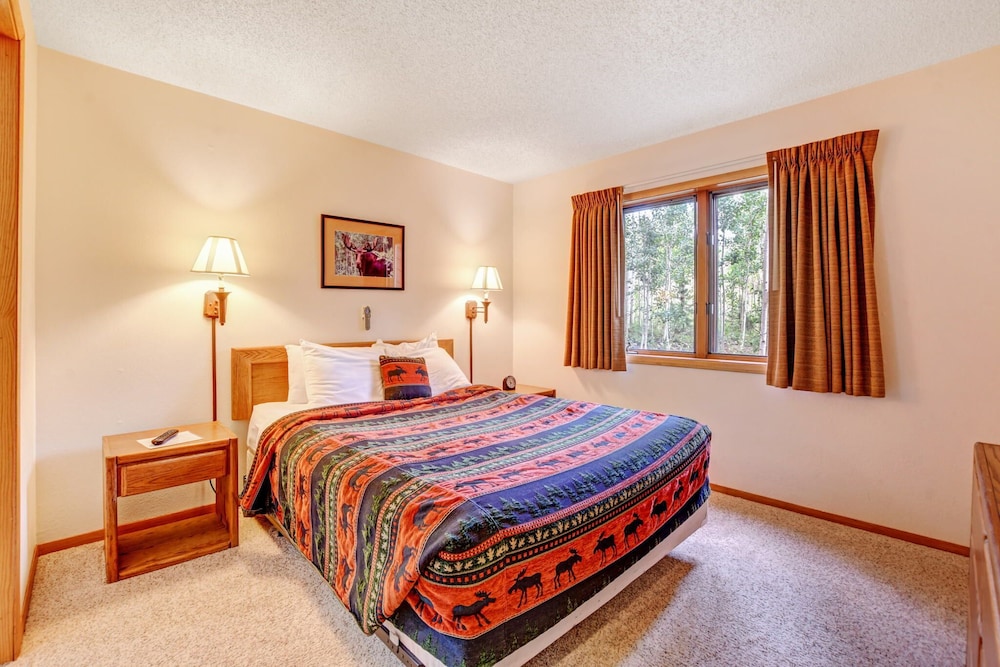 Indian Peaks Resort 15/50