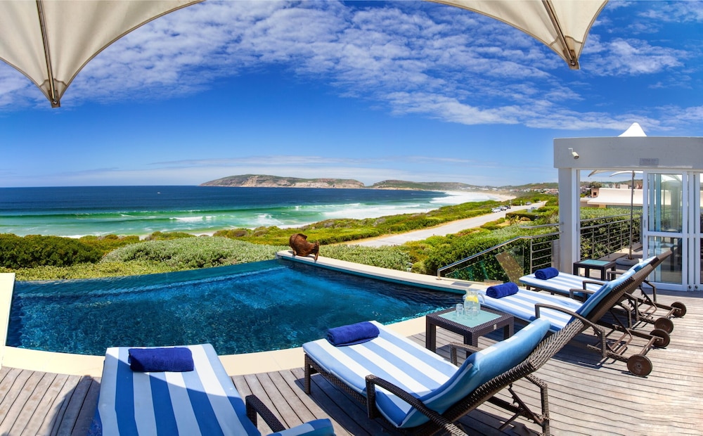 Periwinkle Guest Lodge 36/41