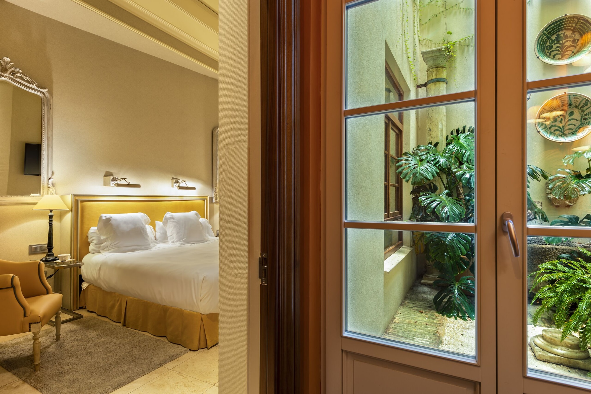 غرفة قياسية بسرير مزدوج في الطابق الأرضي، Hotel Casa del Poeta 2/3