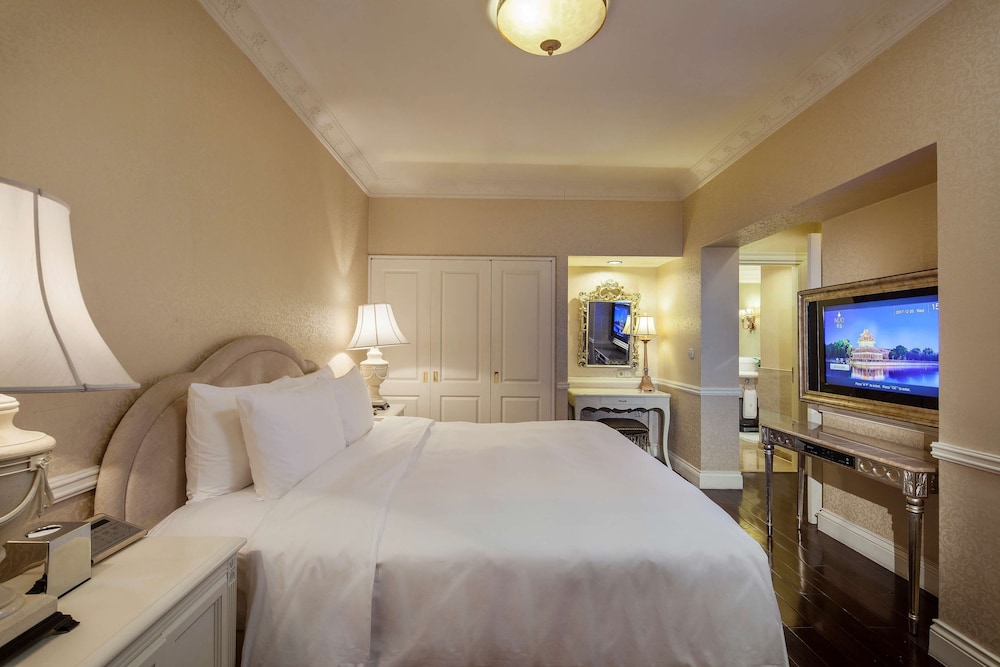 Beijing Hotel 13/50