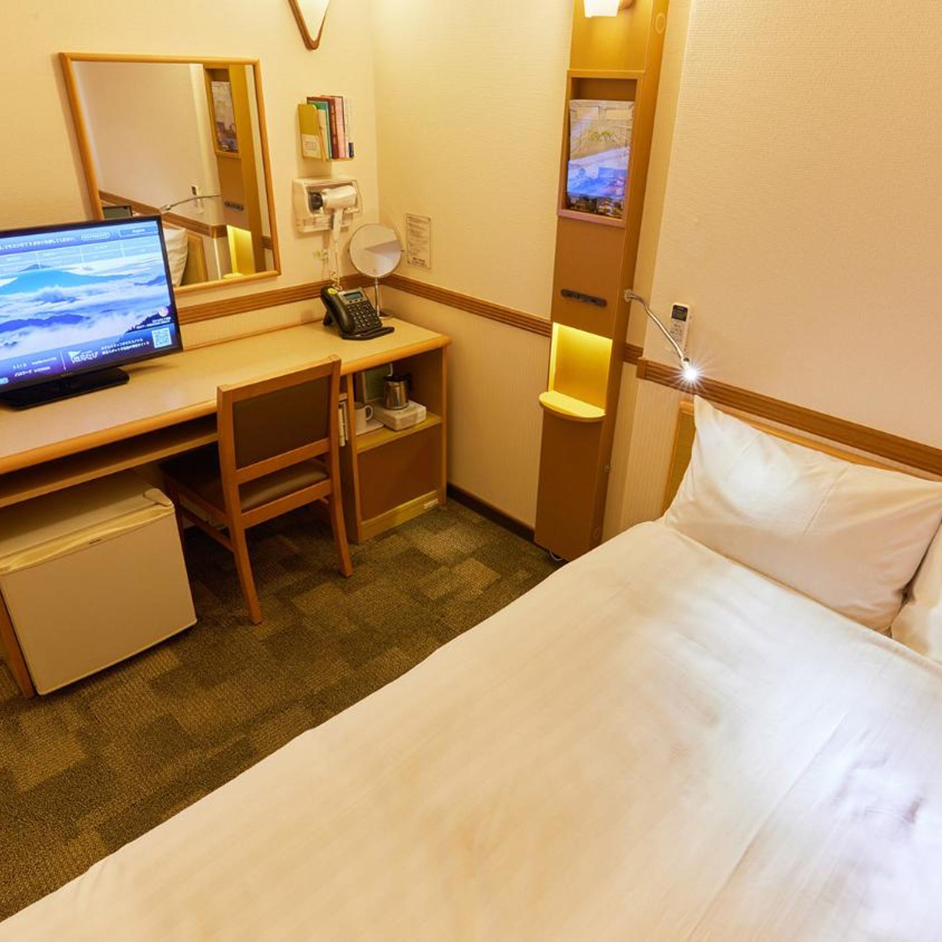 Room, Double Bed, Electronic Cigarette Only، Toyoko Inn Kitami Ekimae 3/10