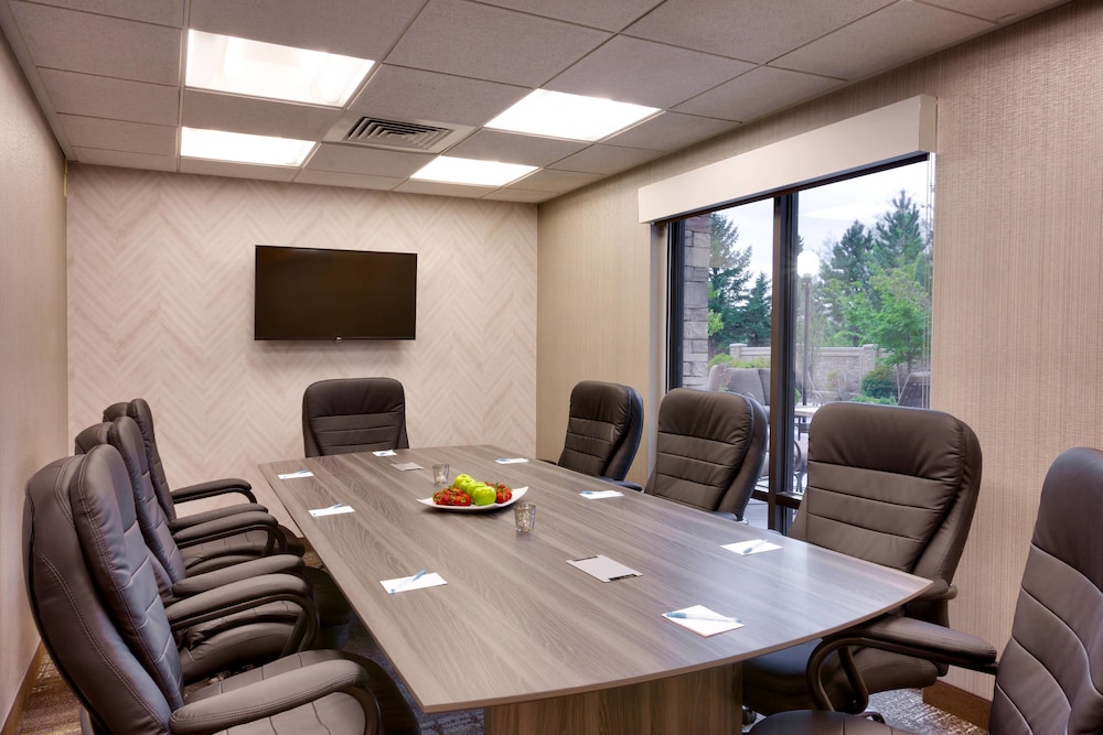 SpringHill Suites Lehi at Thanksgiving Point 20/24