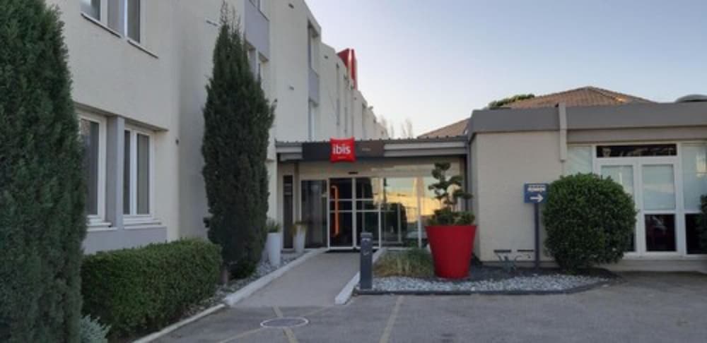Ibis Arles 57/65