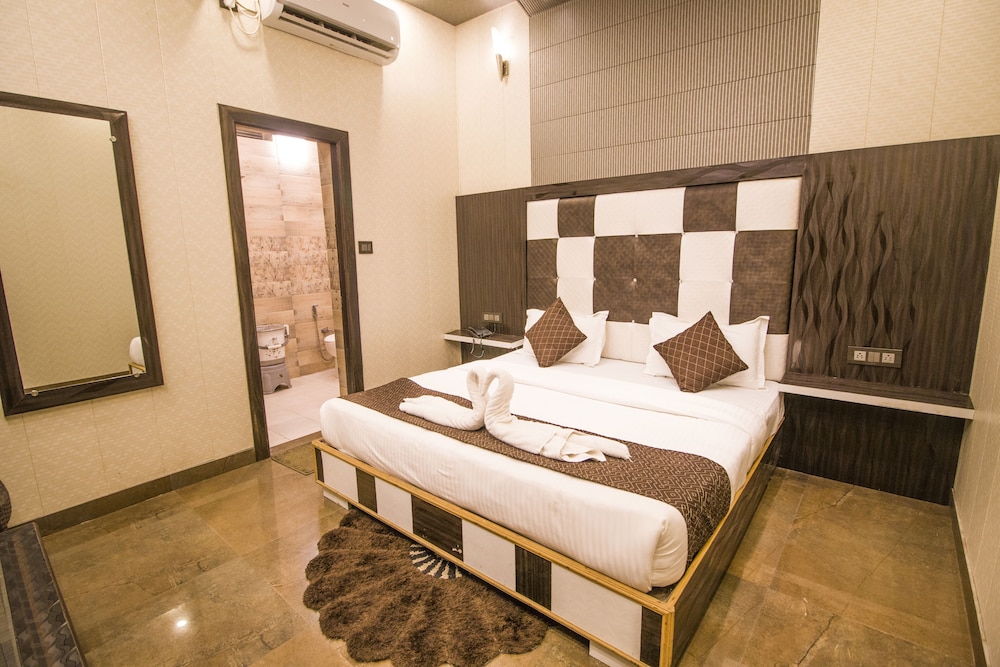 Hotel Pardesi 14/45
