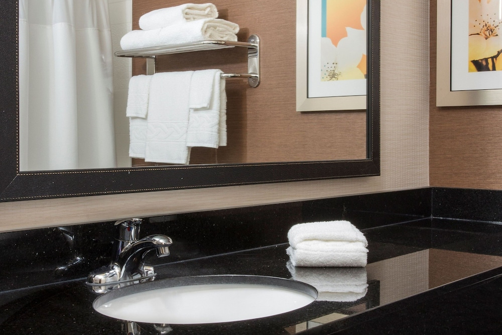 Fairfield Inn Suites Greeley 10/21