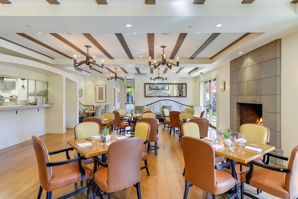 Hotel Yountville 57/69
