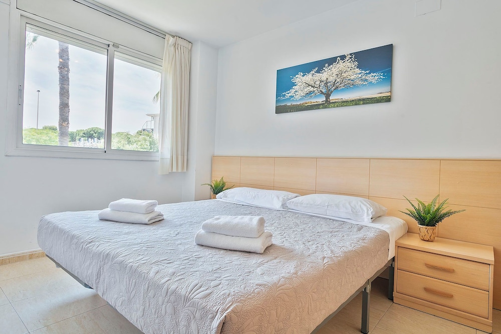 Velor Apartments 24/74