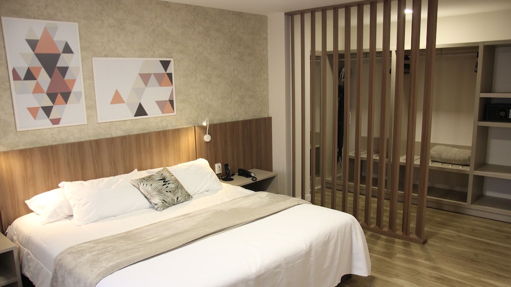 Lefel Hotel 11/46