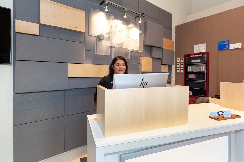 Holiday Inn Express NYC Brooklyn - Sunset Park 10/52