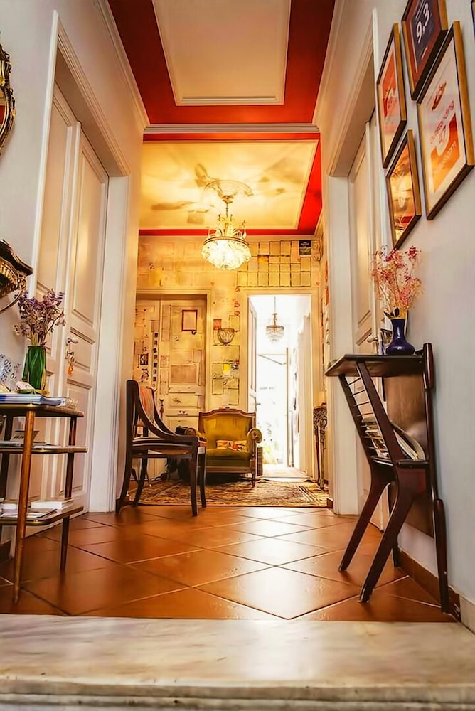 Athens Quinta 23/27