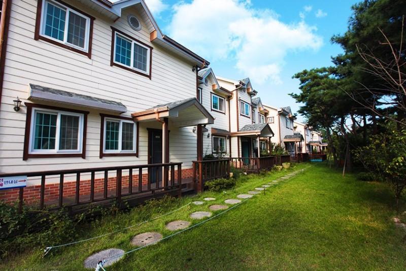 Gyeongju Lakeside Waltz Pension 16/22