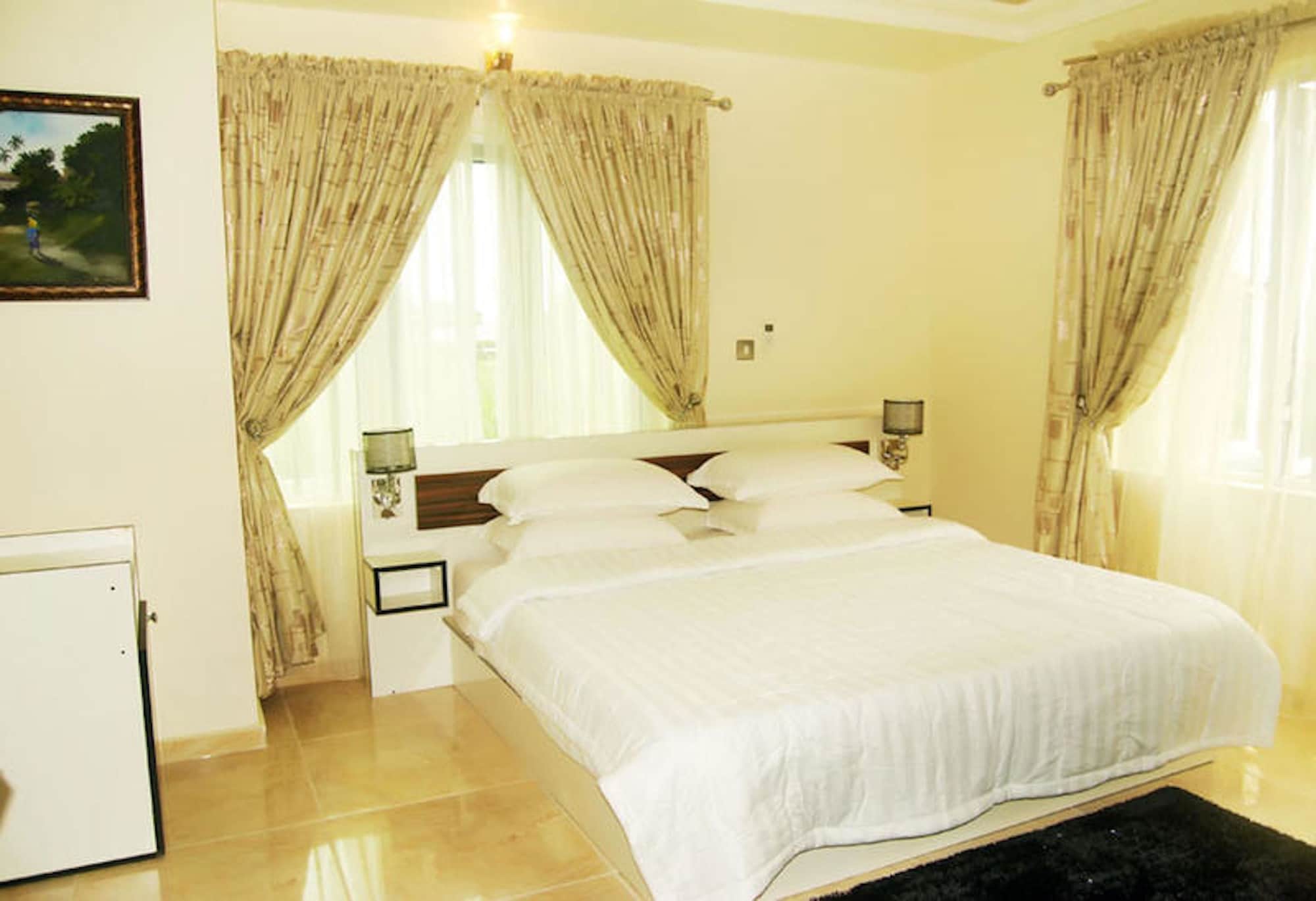 EXECUTIVE, SUITE